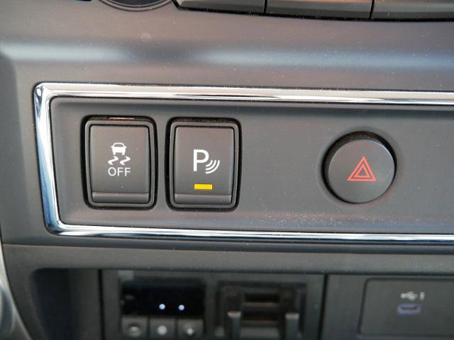 Certified 2021 Nissan Titan SV w/ SV Convenience Package image 18