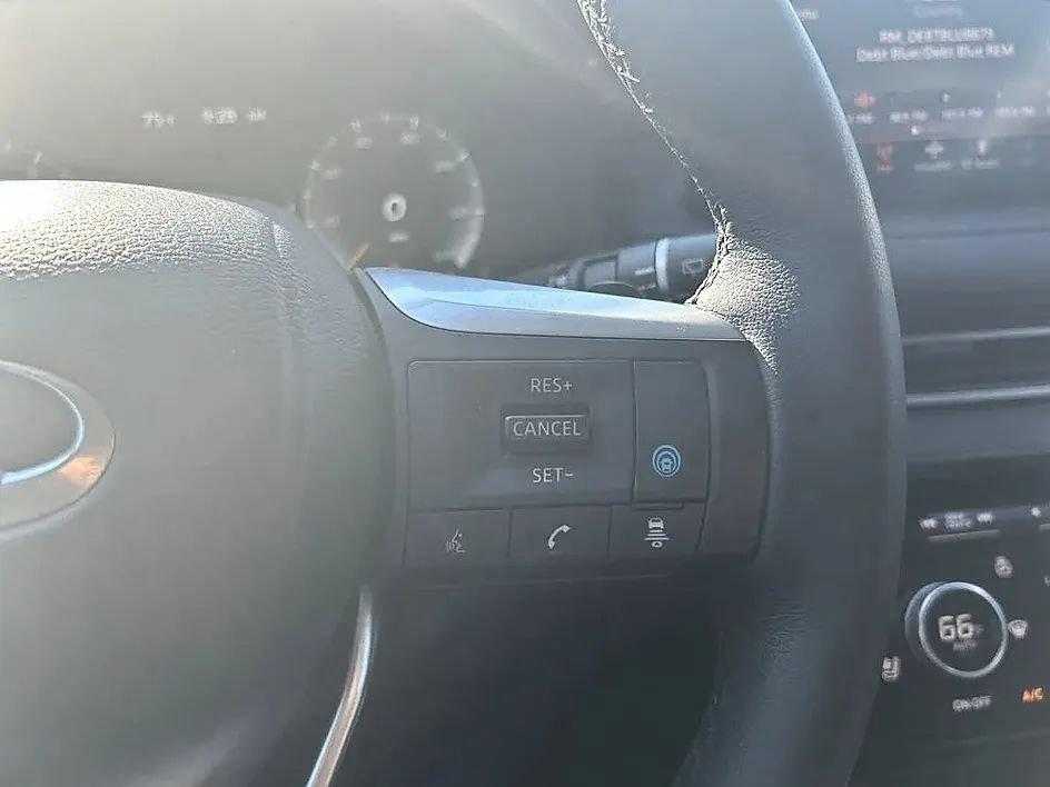 Used 2023 INFINITI QX60 Luxe w/ Cargo Package AWD/4WD image 16