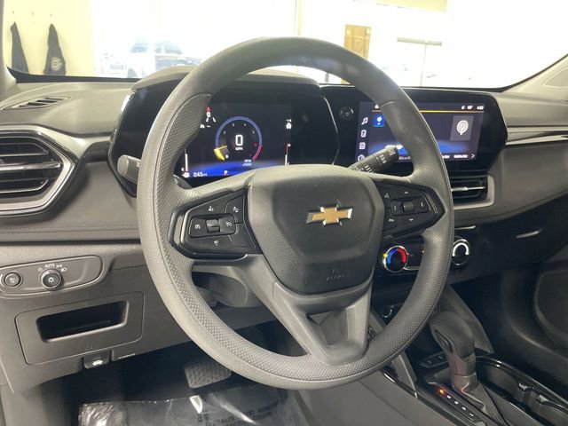 Used 2025 Chevrolet TrailBlazer LT FWD image 14