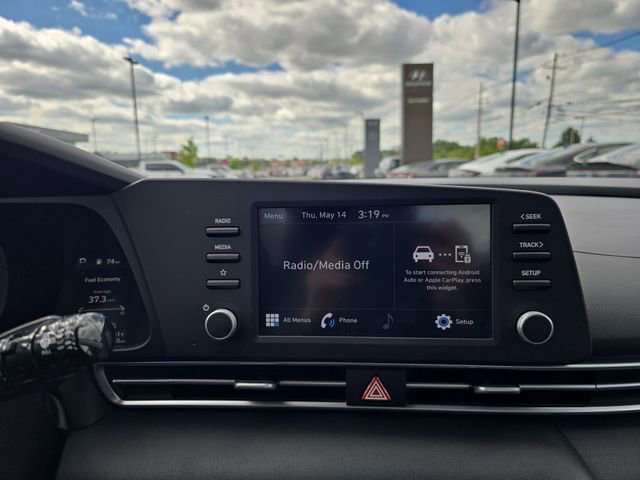 Certified 2021 Hyundai Elantra SE FWD image 16
