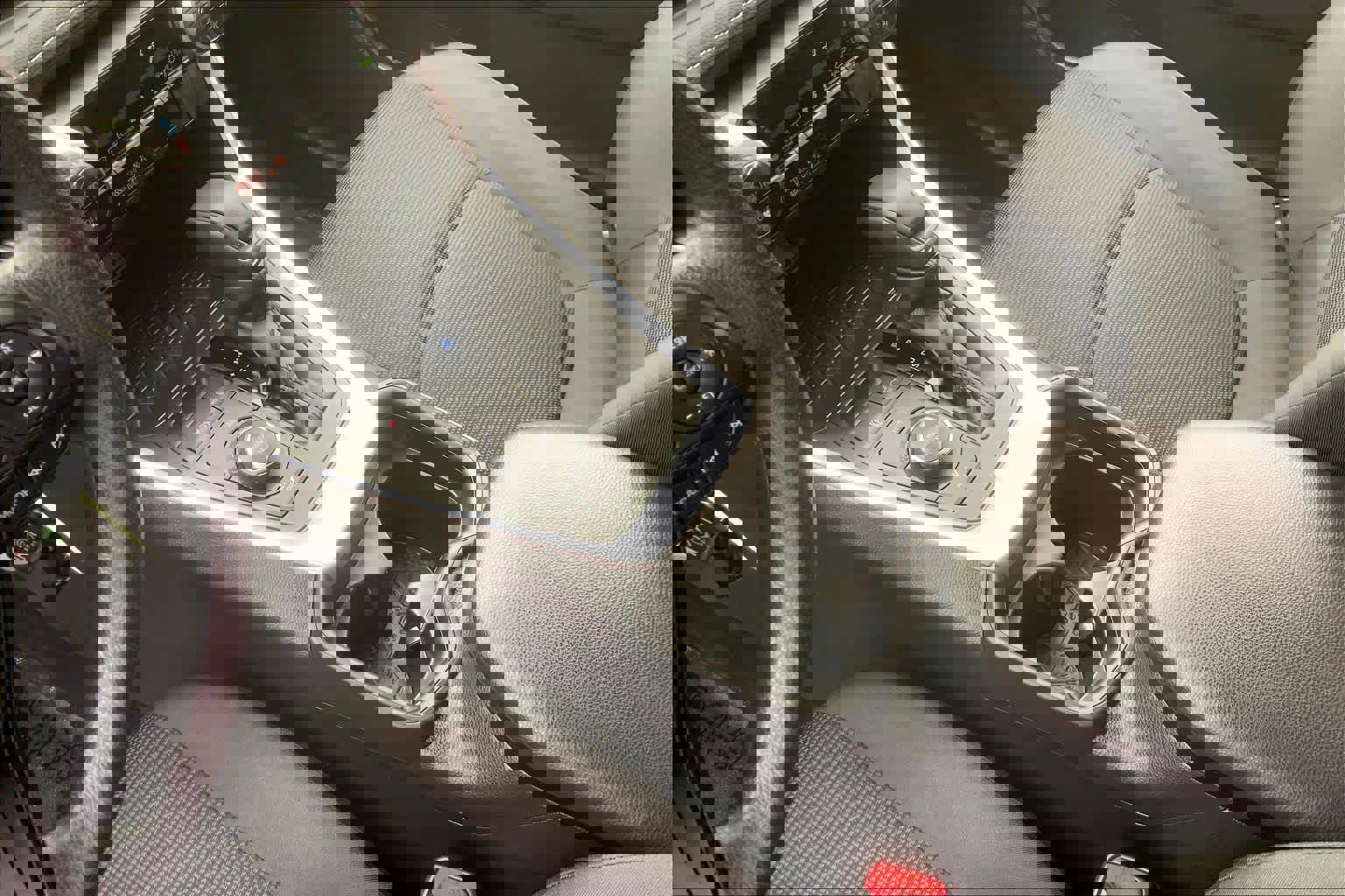 Used 2021 Toyota RAV4 LE image 17