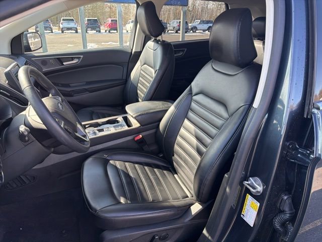 Used 2024 Ford Edge SEL w/ Convenience Package image 9
