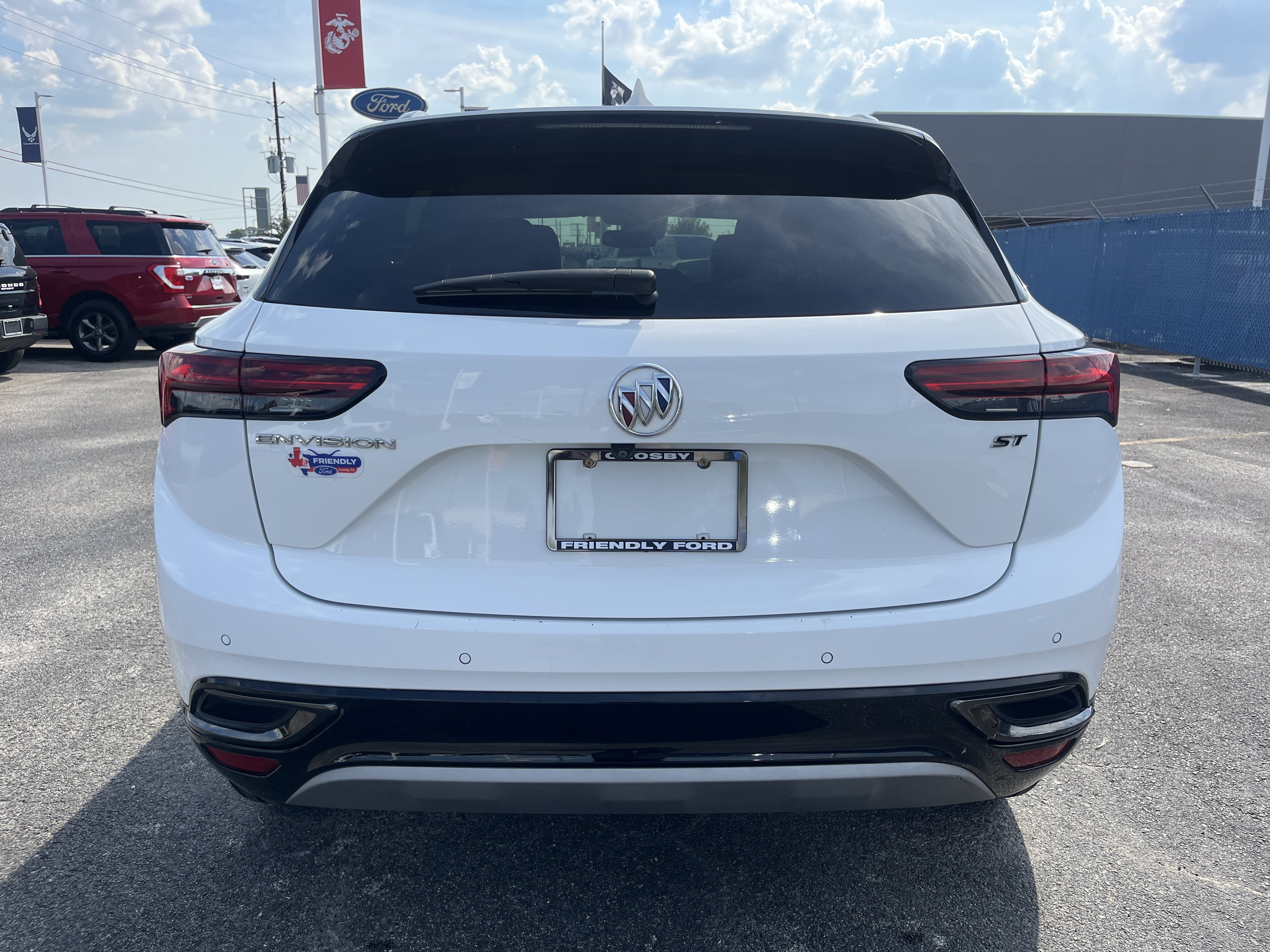 Used 2023 Buick Envision Essence w/ Sport Touring Package FWD image 3