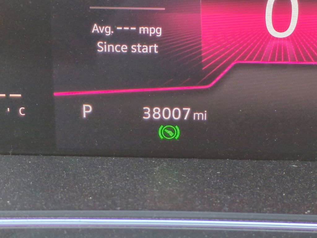 Used 2023 Volkswagen Tiguan SE R-Line image 22