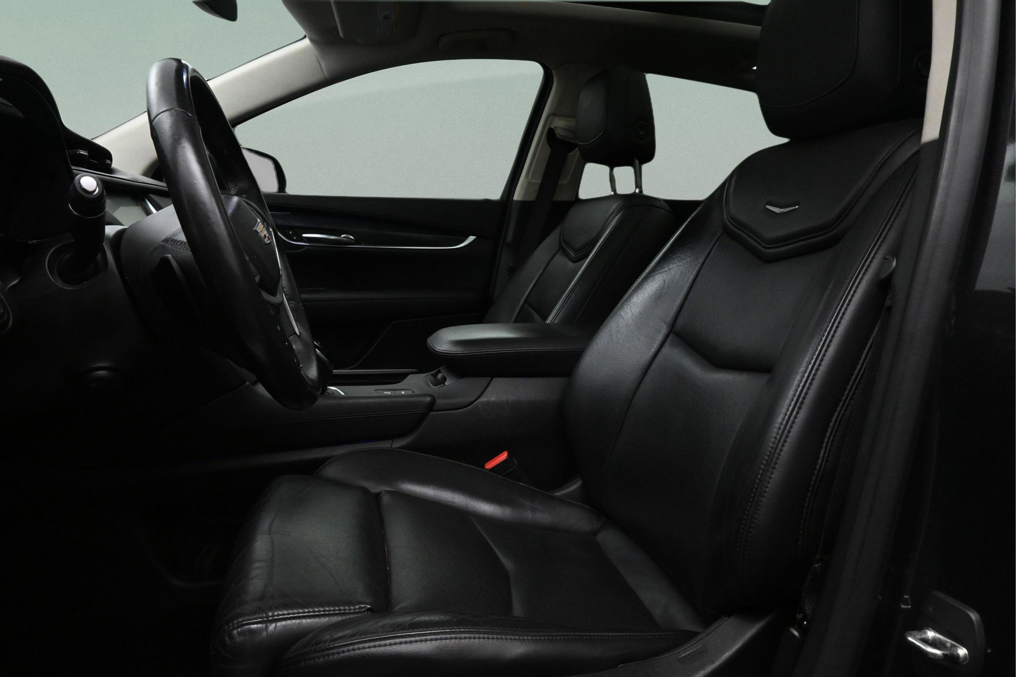 Used 2017 Cadillac XT5 Premium Luxury FWD image 17