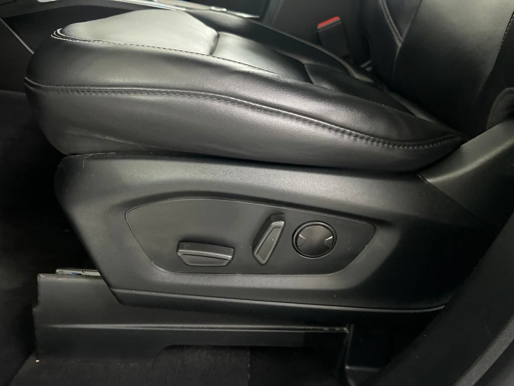 Used 2023 Ford Explorer XLT w/ Equipment Group 202A AWD/4WD image 50