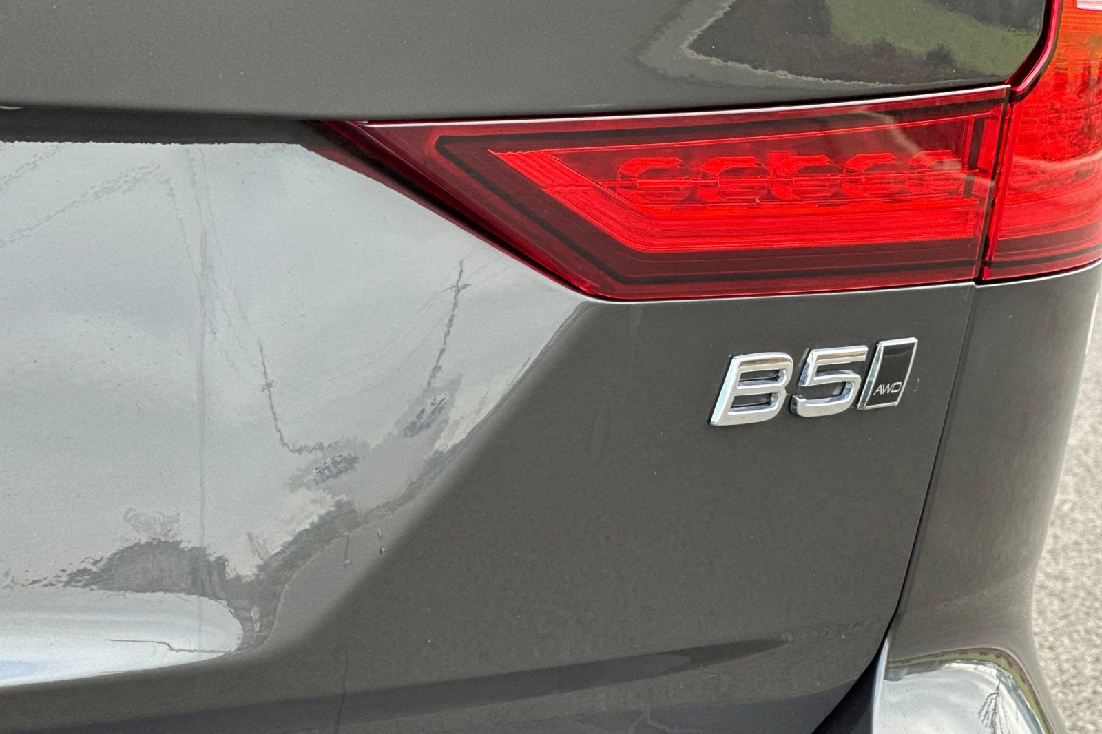 Used 2025 Volvo V60 B5 Cross Country Plus image 32