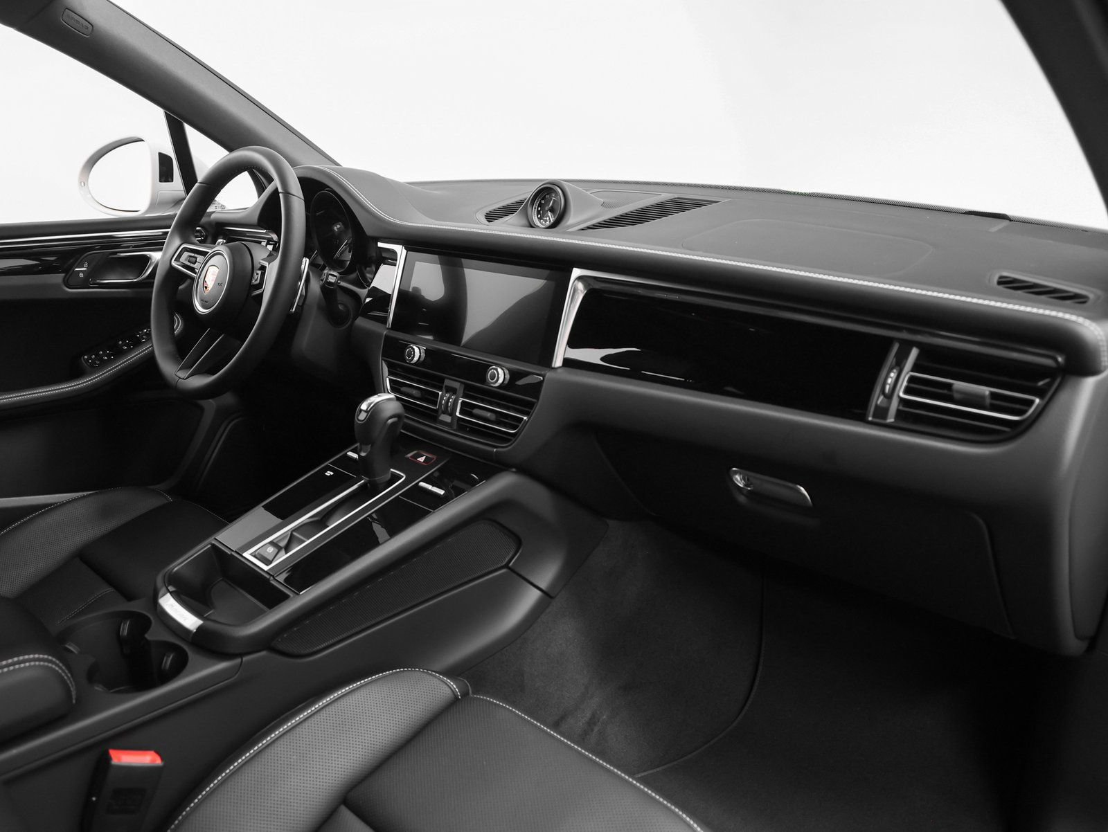 New 2026 Porsche Macan image 23