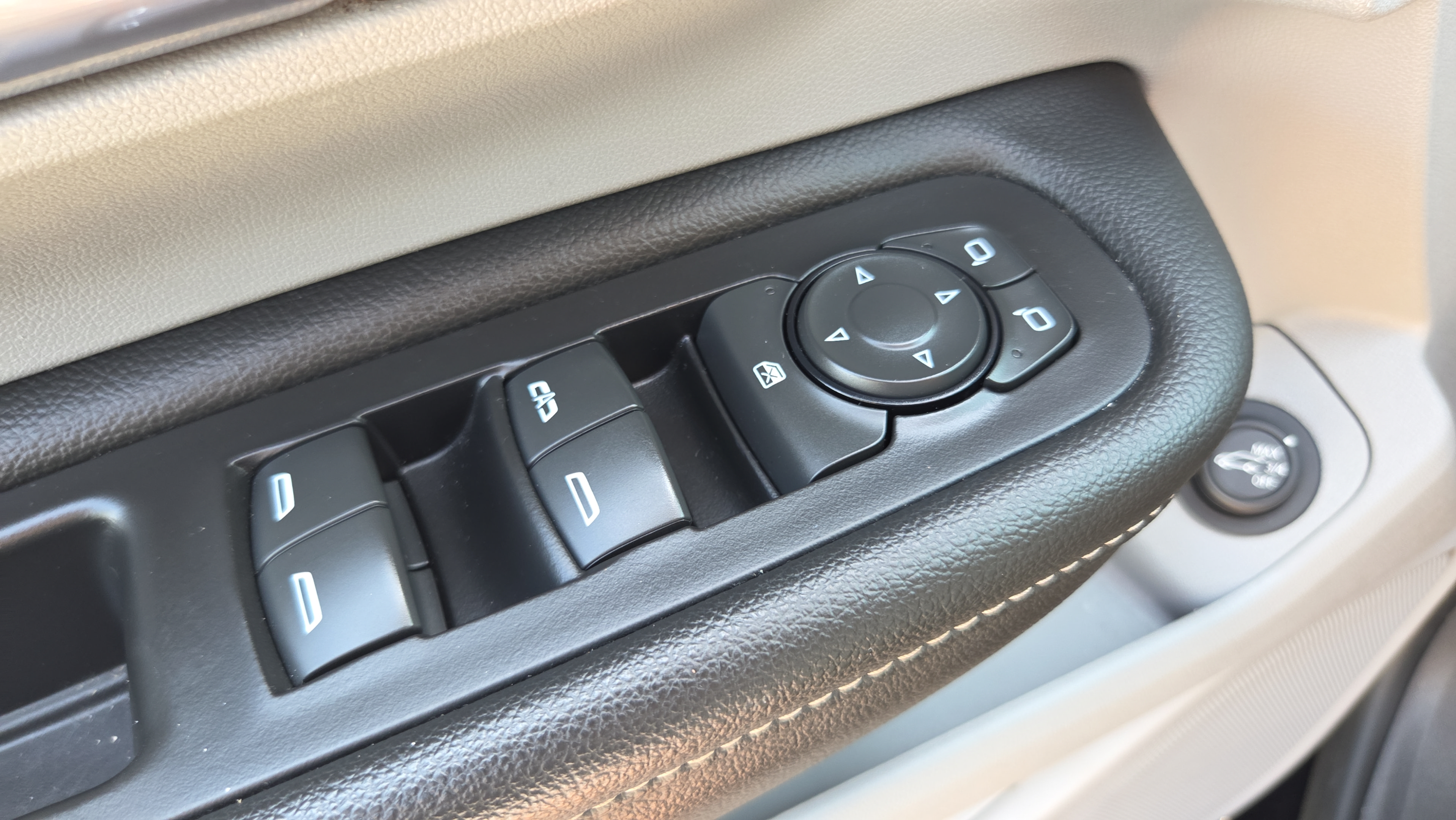 Certified 2024 GMC Terrain SLT FWD image 29