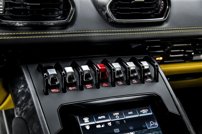 Used 2021 Lamborghini Huracan EVO RWD image 33