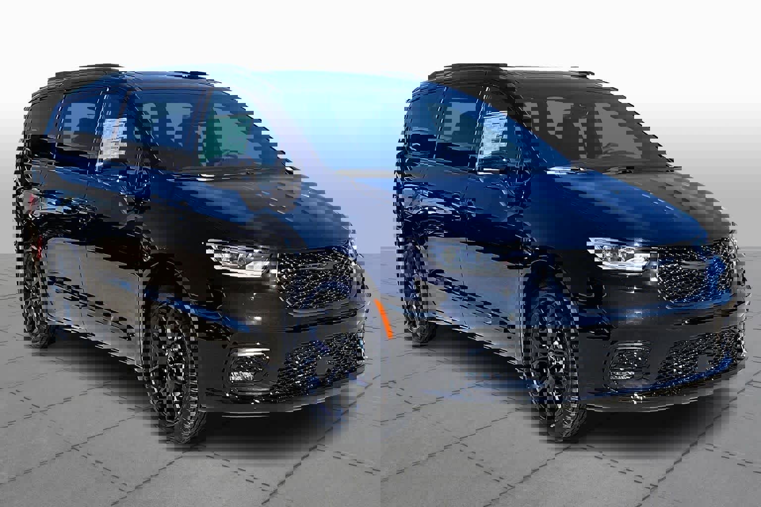 New 2026 Chrysler Pacifica Limited video 2