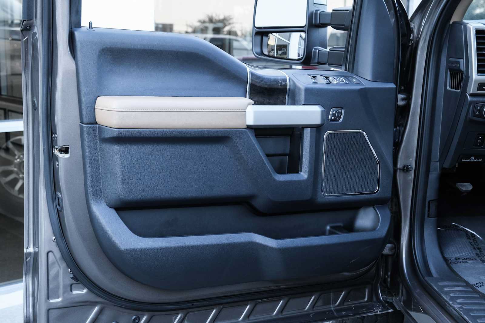 Used 2022 Ford F250 Lariat w/ Lariat Value Package AWD/4WD image 36