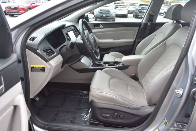 Used 2017 Hyundai Sonata Sport w/ Value Edition Package 02 FWD image 16