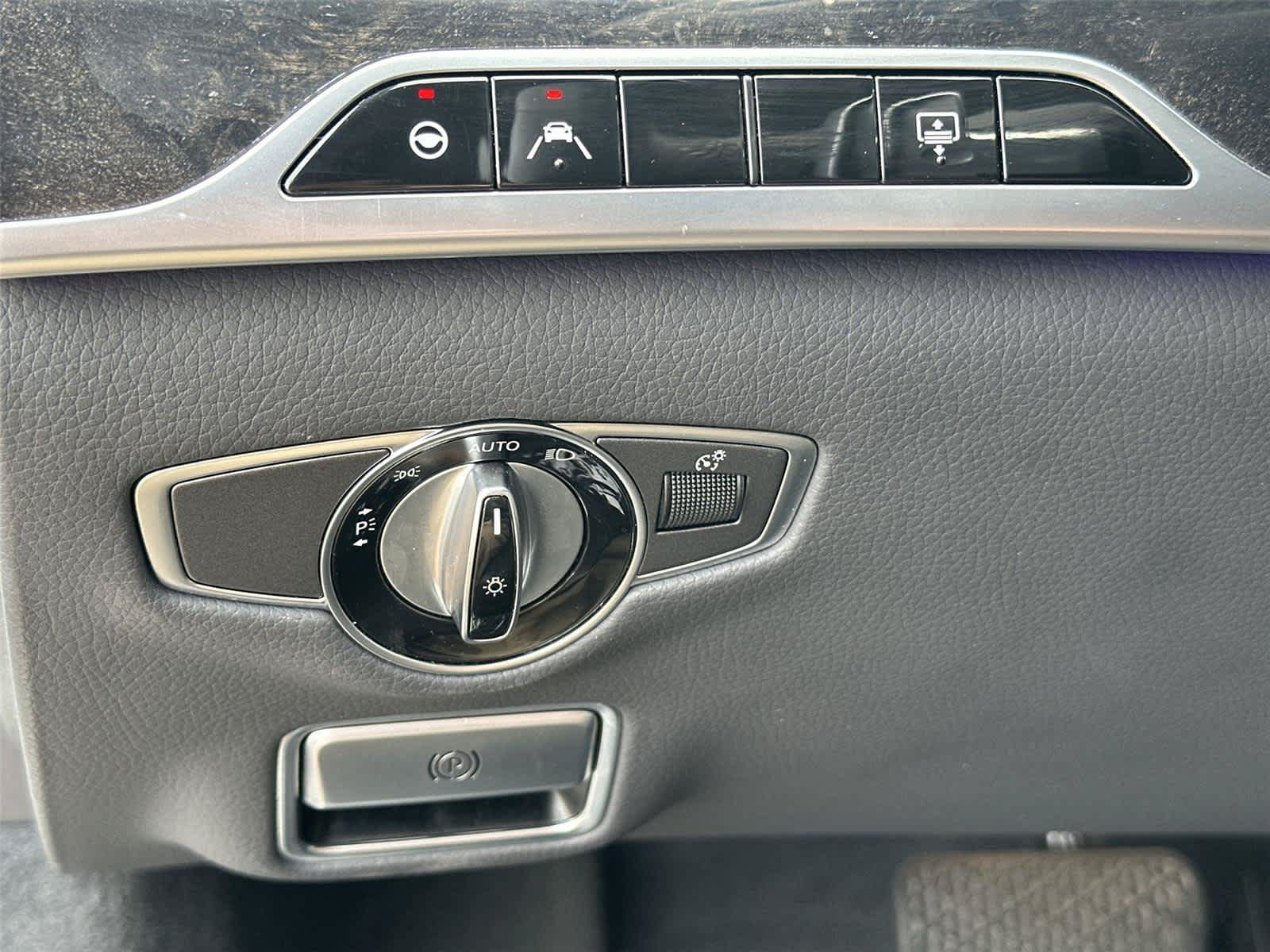 Used 2020 Mercedes-Benz S 560 Sedan image 40