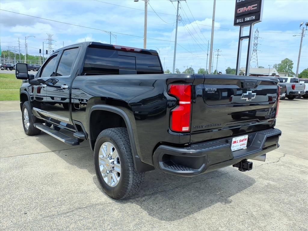 Used 2024 Chevrolet Silverado 3500 High Country w/ High Country Premium Package AWD/4WD image 5