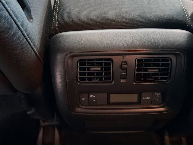 Used 2017 Nissan Pathfinder SV image 22