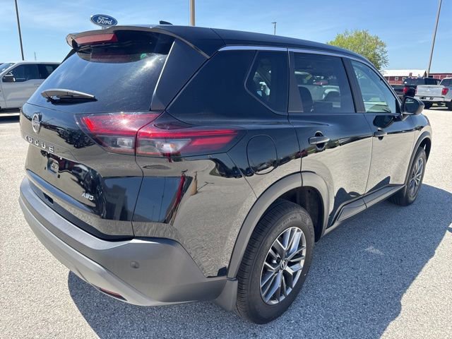 Used 2023 Nissan Rogue S AWD/4WD image 4