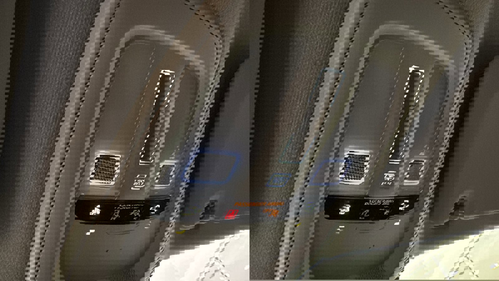 Used 2026 Volvo XC40 B5 Plus w/ Protection Package Premier AWD/4WD image 18