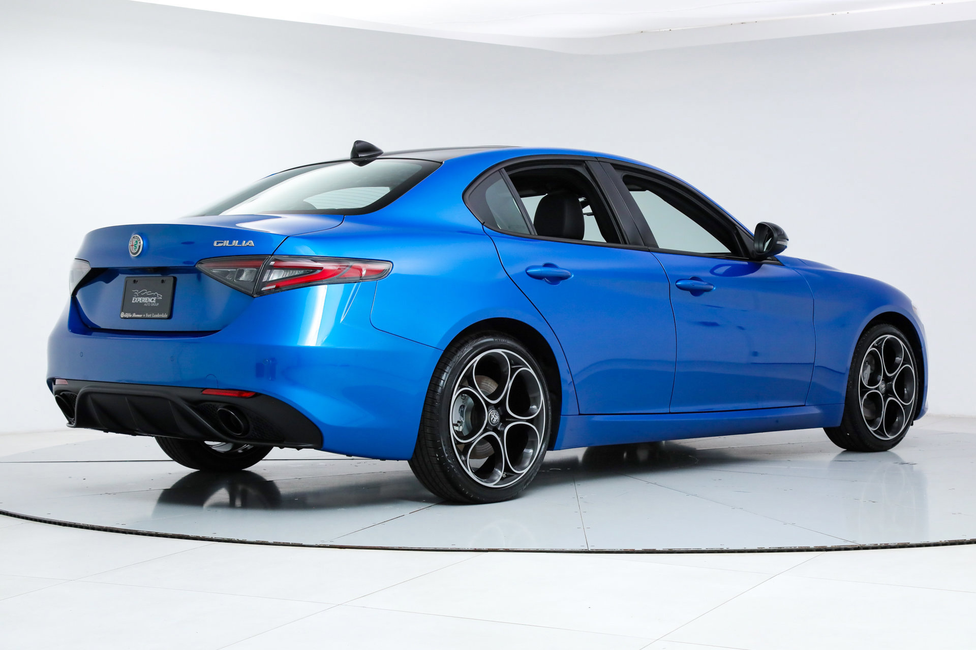 New 2025 Alfa Romeo Giulia w/ Driving Assist Package image 5