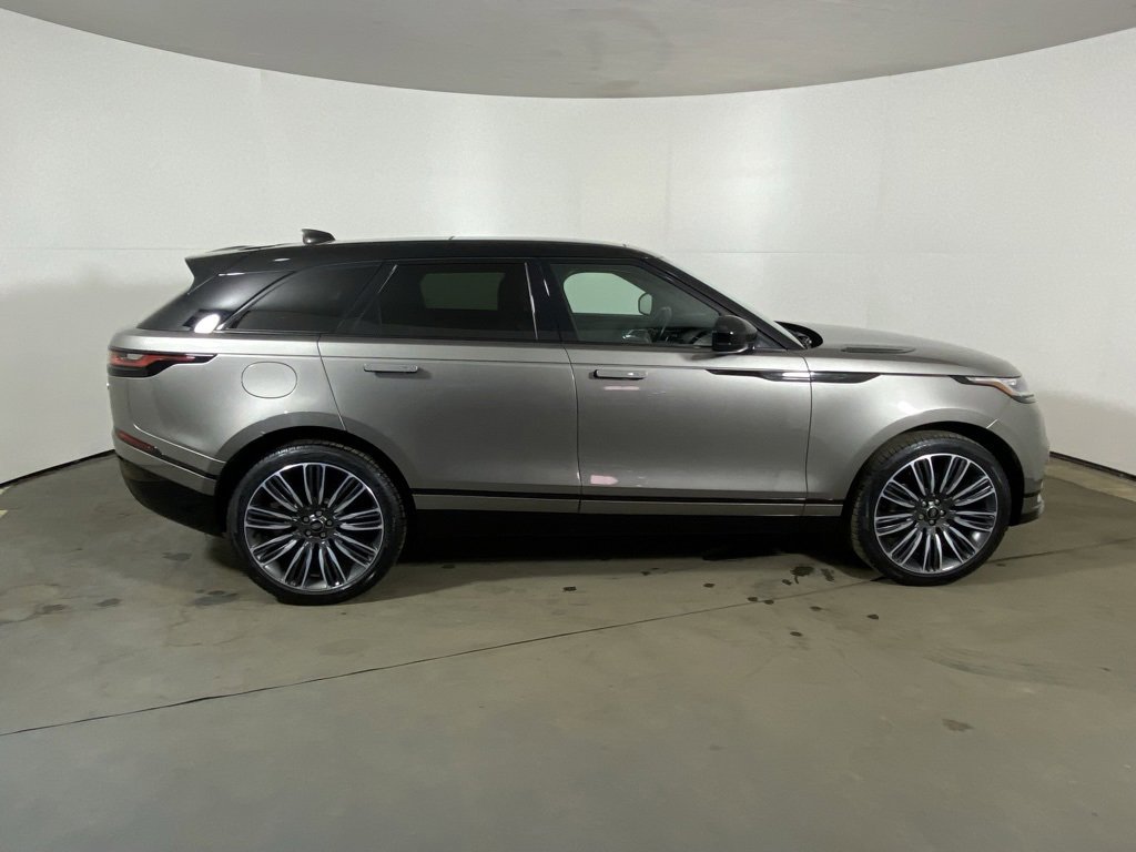 Used 2022 Land Rover Range Rover Velar R-Dynamic S image 7