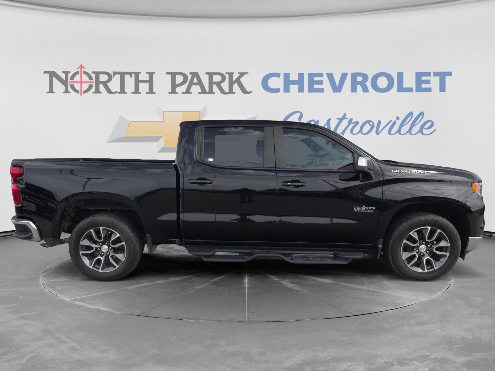 Used 2024 Chevrolet Silverado 1500 LT w/ Texas Edition Plus RWD image 2