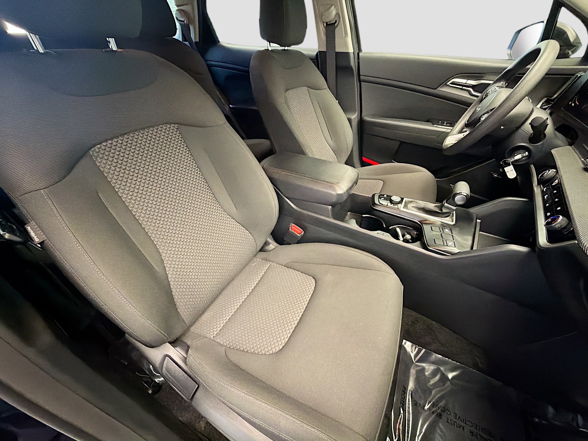 Used 2024 Kia Sportage LX AWD/4WD image 15