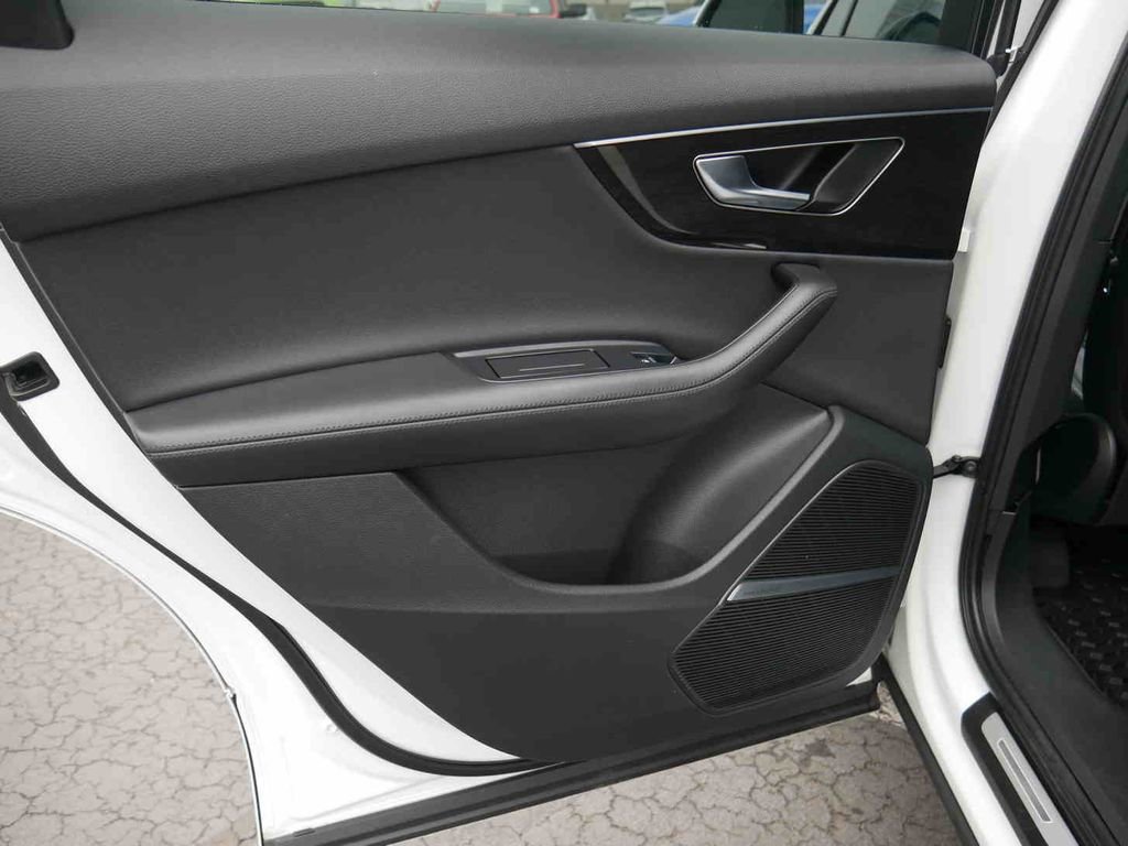 Used 2023 Audi Q7 3.0T Premium Plus image 16