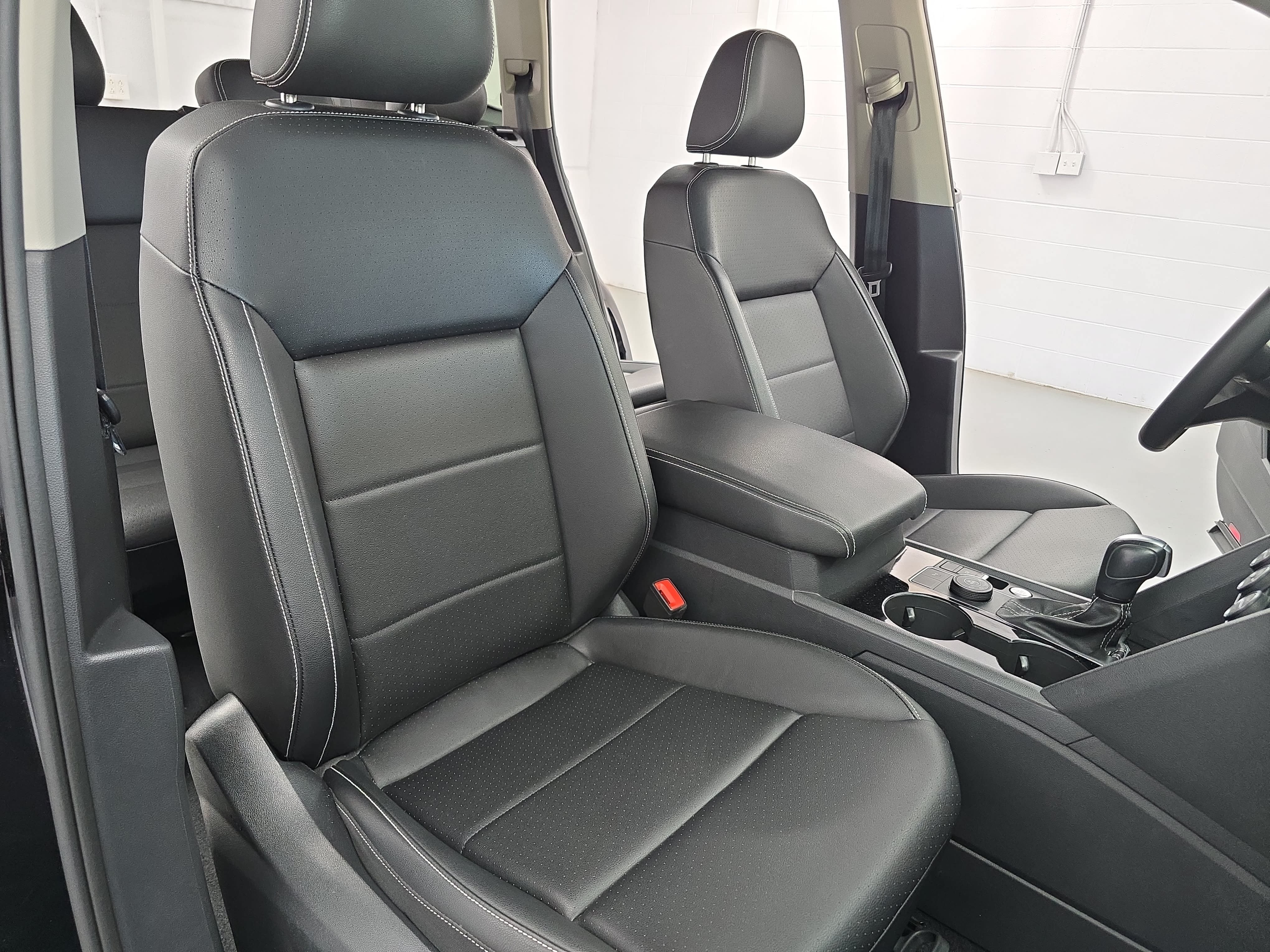 Certified 2023 Volkswagen Atlas SE w/ Black Wheel Package AWD/4WD image 10