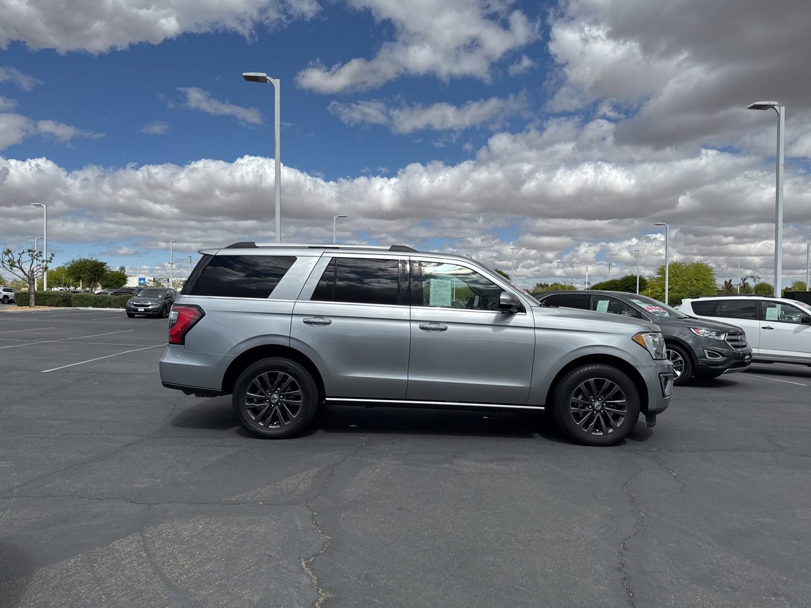 Used 2020 Ford Expedition Limited image 4
