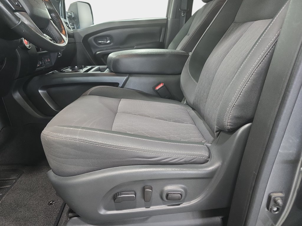 Used 2024 Nissan Titan SV w/ SV Convenience Package RWD image 19