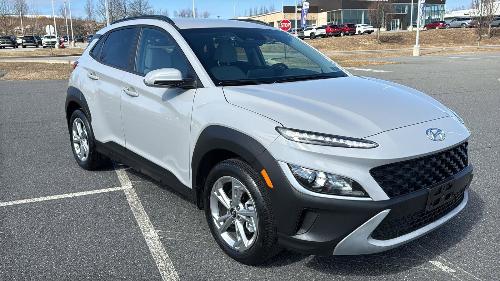 Used 2023 Hyundai Kona SEL image 1
