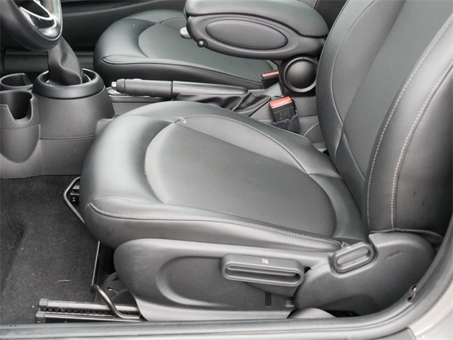 Used 2018 MINI Cooper 2-Door Hardtop w/ Cold Weather Package image 14