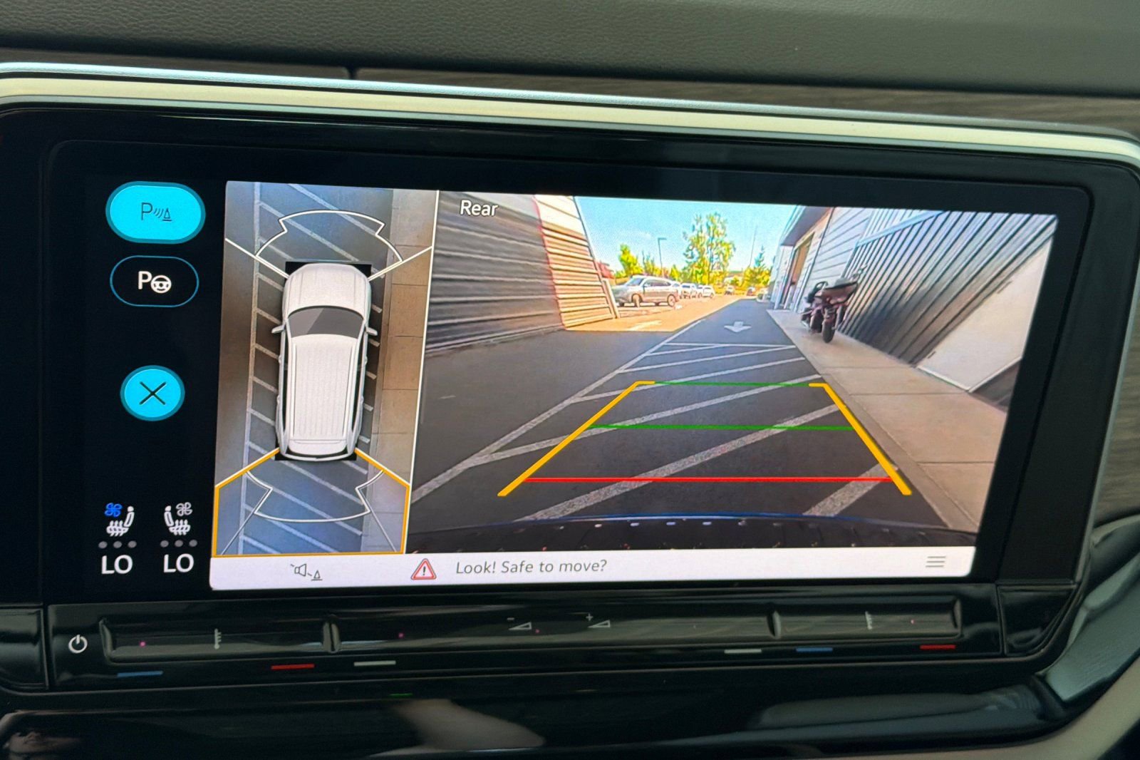 New 2026 Volkswagen Atlas SEL Premium R-Line AWD/4WD image 18