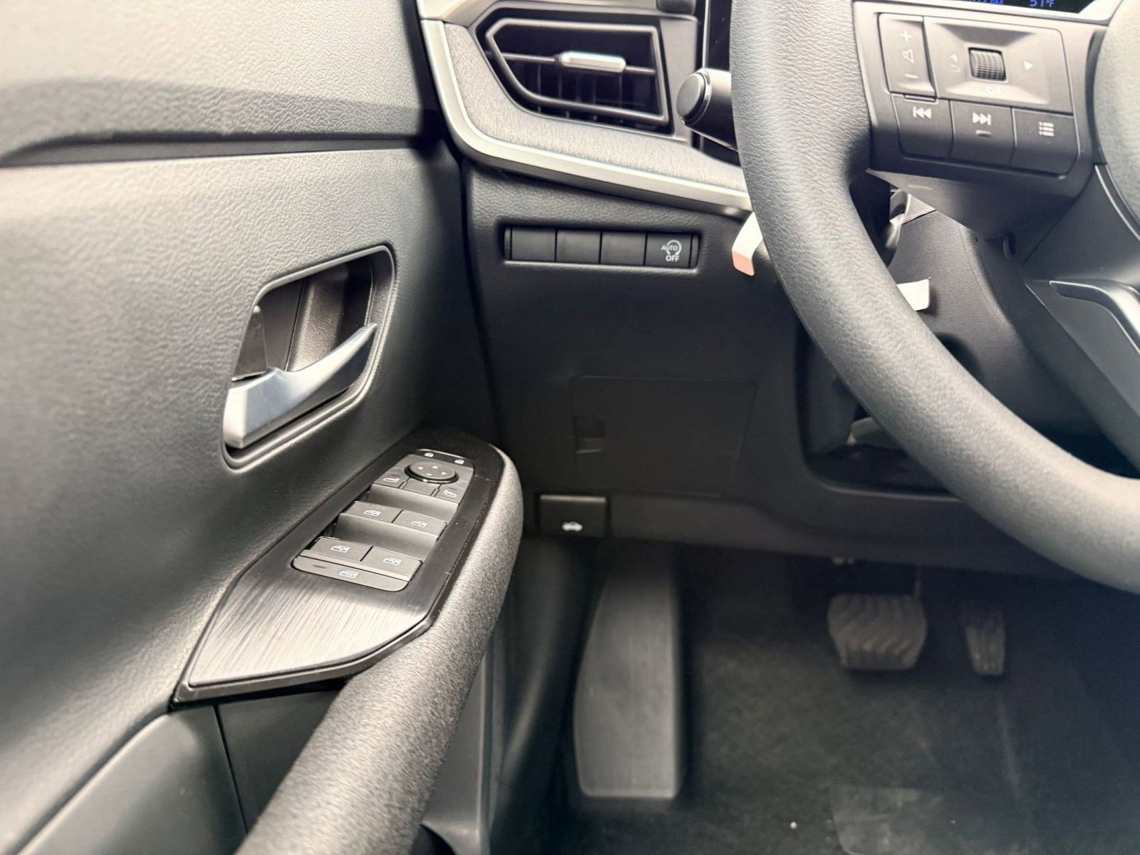 New 2026 Nissan Kicks SV w/ Cold Weather Package image 23