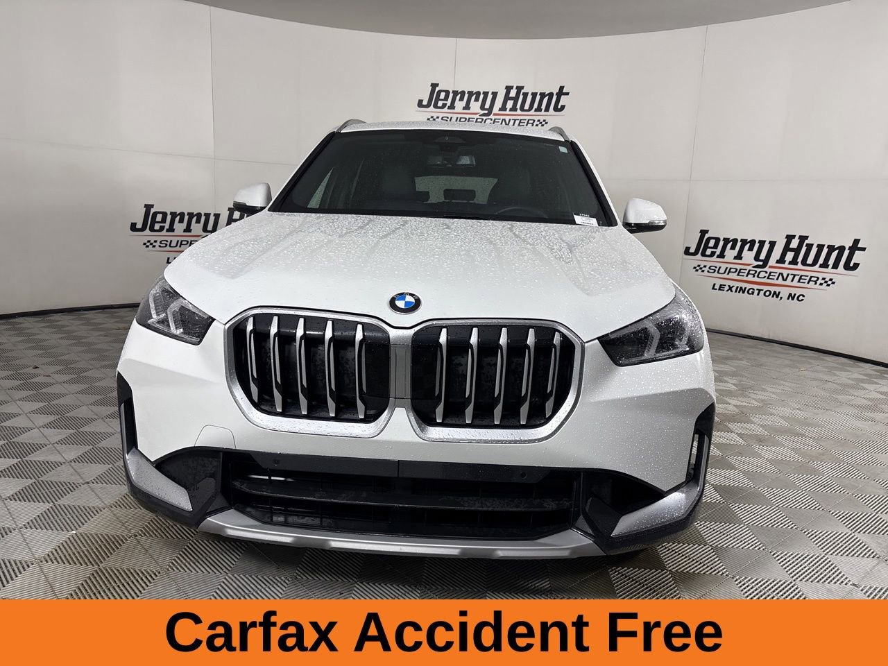 Used 2025 BMW X1 xDrive28i image 3