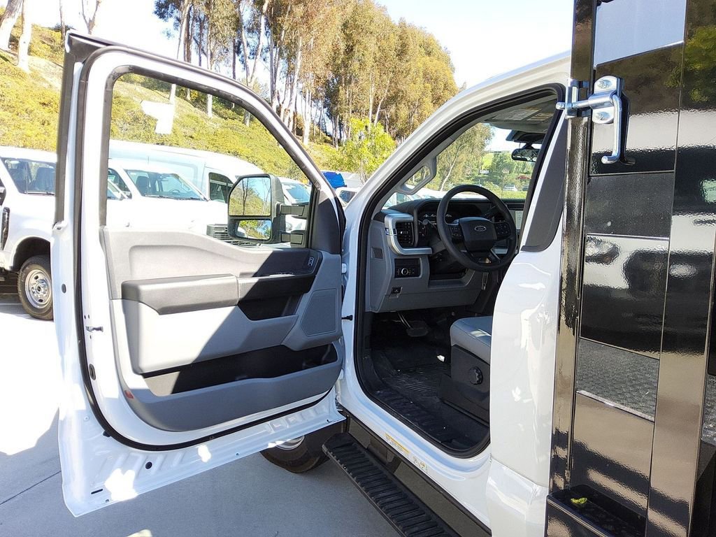New 2025 Ford F450 XL w/ XL Chrome Package image 5
