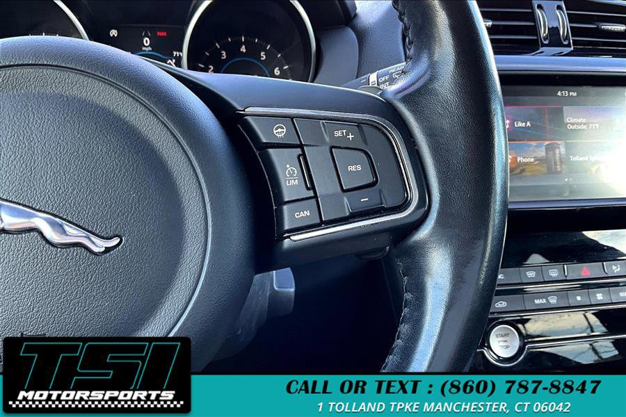 Used 2018 Jaguar F-PACE Premium image 19