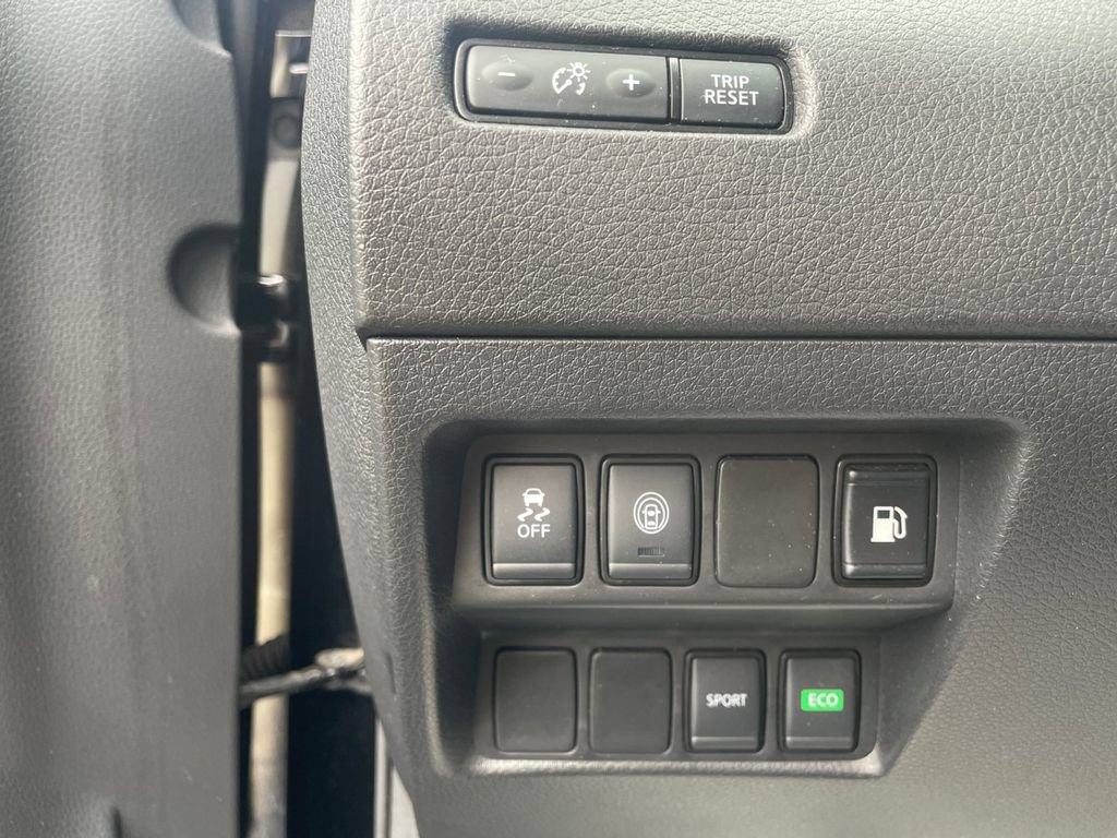 Used 2020 Nissan Rogue S w/ Special Edition Package FWD image 24