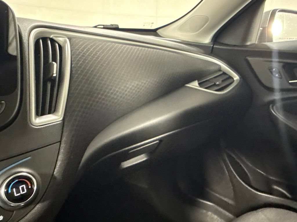 Used 2024 Chevrolet Malibu LT FWD image 30