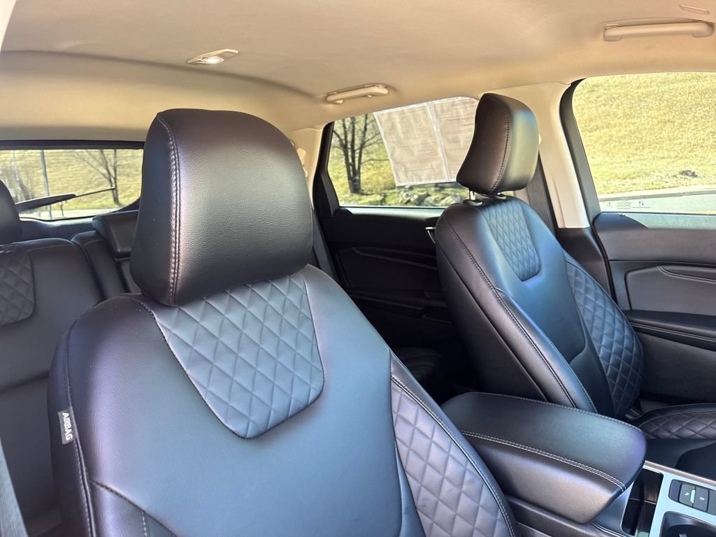 Used 2024 Ford Edge Titanium AWD/4WD image 31