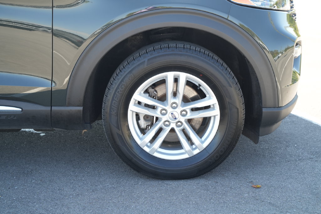 Used 2024 Ford Explorer XLT w/ Equipment Group 202A AWD/4WD image 52
