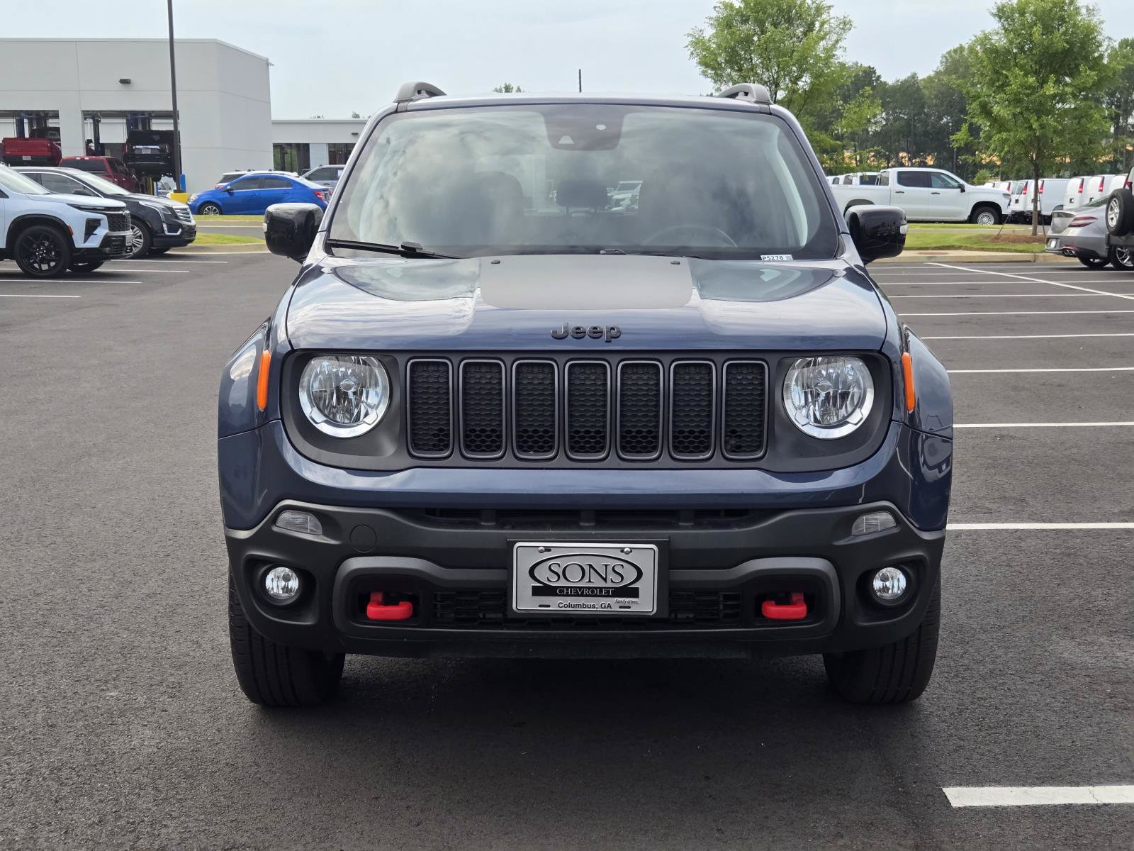 Used 2023 Jeep Renegade Trailhawk AWD/4WD image 2