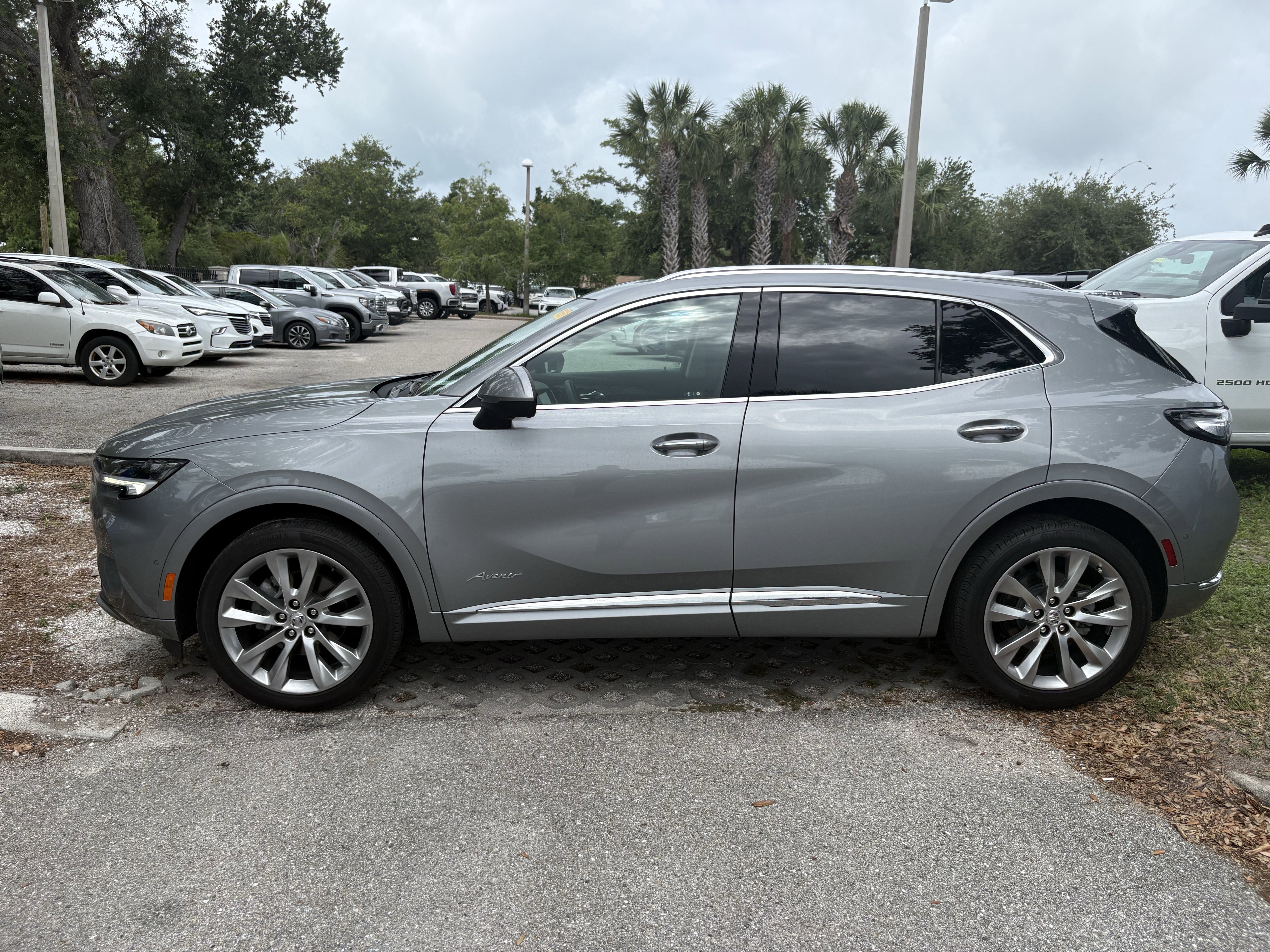 Used 2023 Buick Envision Avenir AWD/4WD image 4