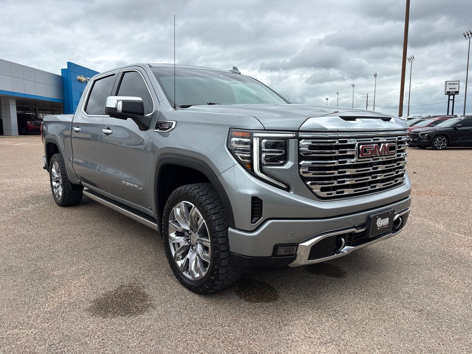 Used 2024 GMC Sierra 1500 Denali w/ Denali Reserve Package AWD/4WD image 8