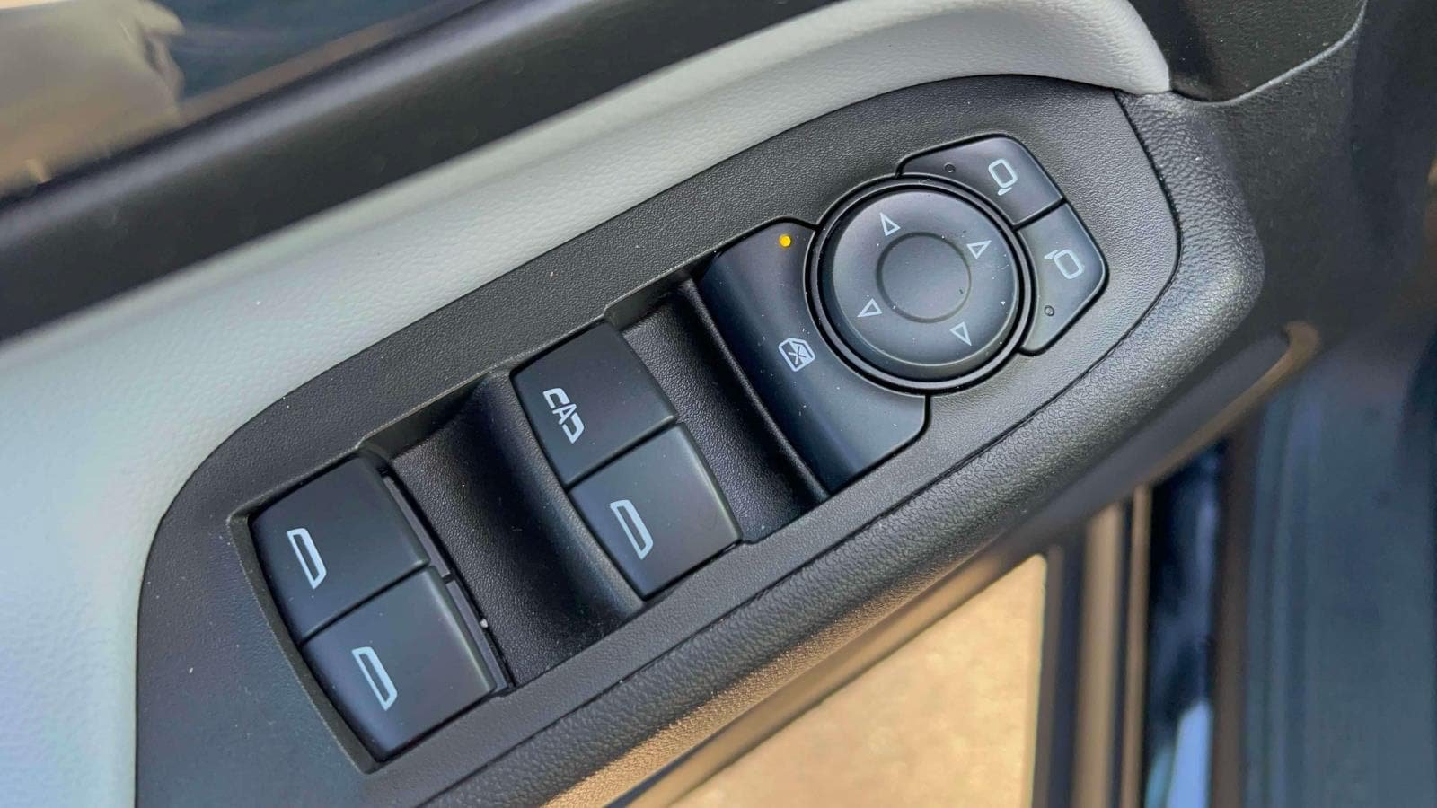 Used 2024 Chevrolet Equinox LS w/ LS Convenience Package FWD image 25