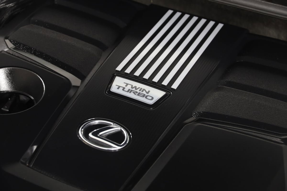 Used 2025 Lexus LX 600 4WD w/ Luxury Package image 25