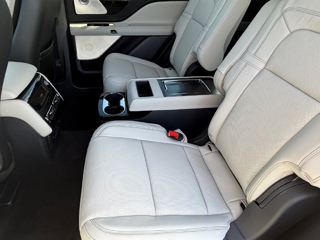 New 2026 Lincoln Aviator Reserve AWD/4WD image 32