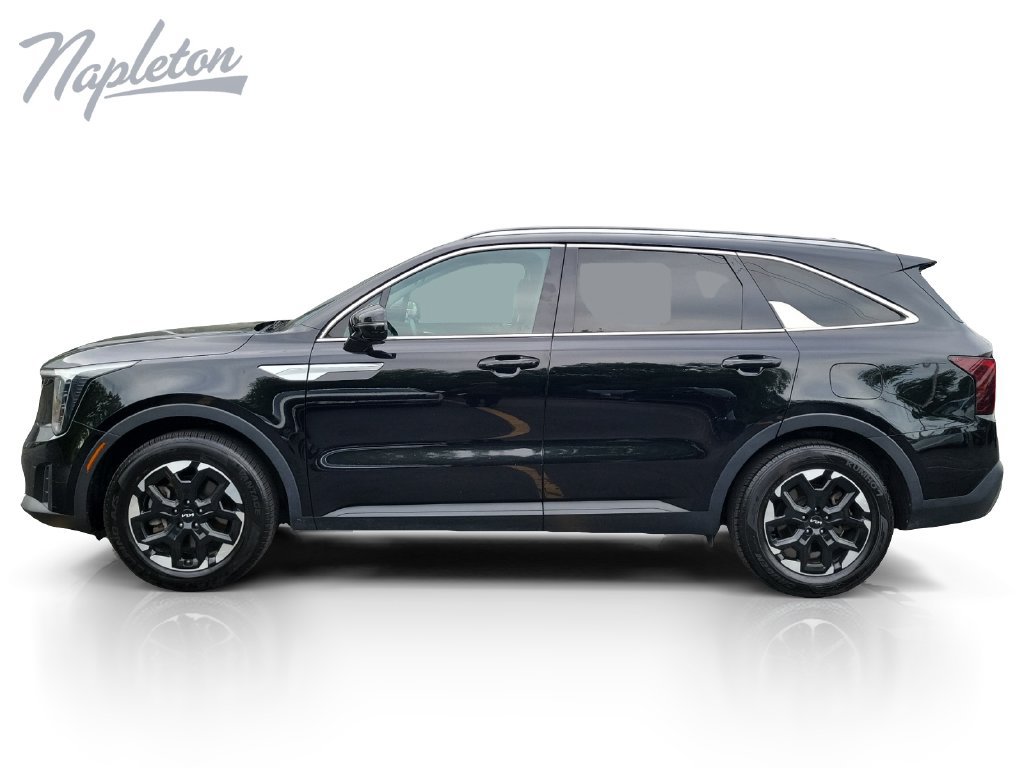 Used 2024 Kia Sorento S FWD image 2