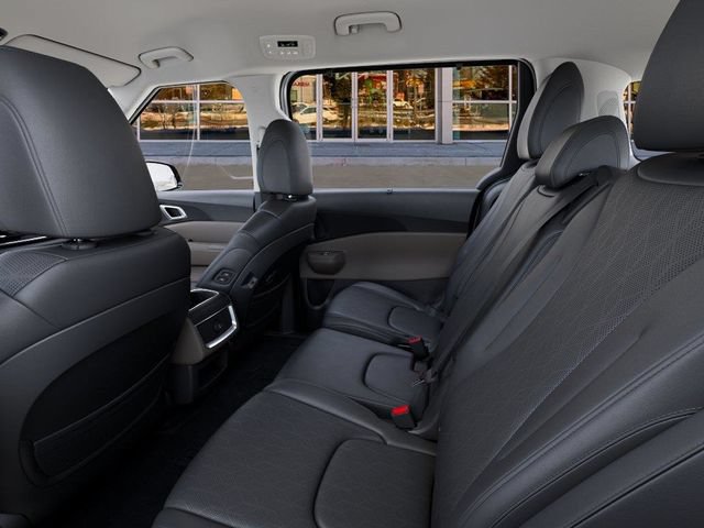 New 2026 Kia Carnival EX FWD image 18