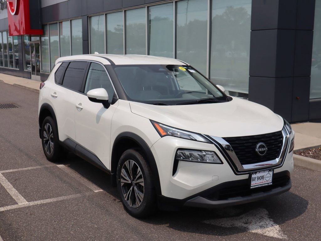 Certified 2022 Nissan Rogue SV image 3